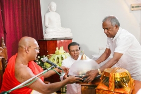 President participates in Sadaham Yaathra at Uposhatharamaya Temple, Teldeniya
